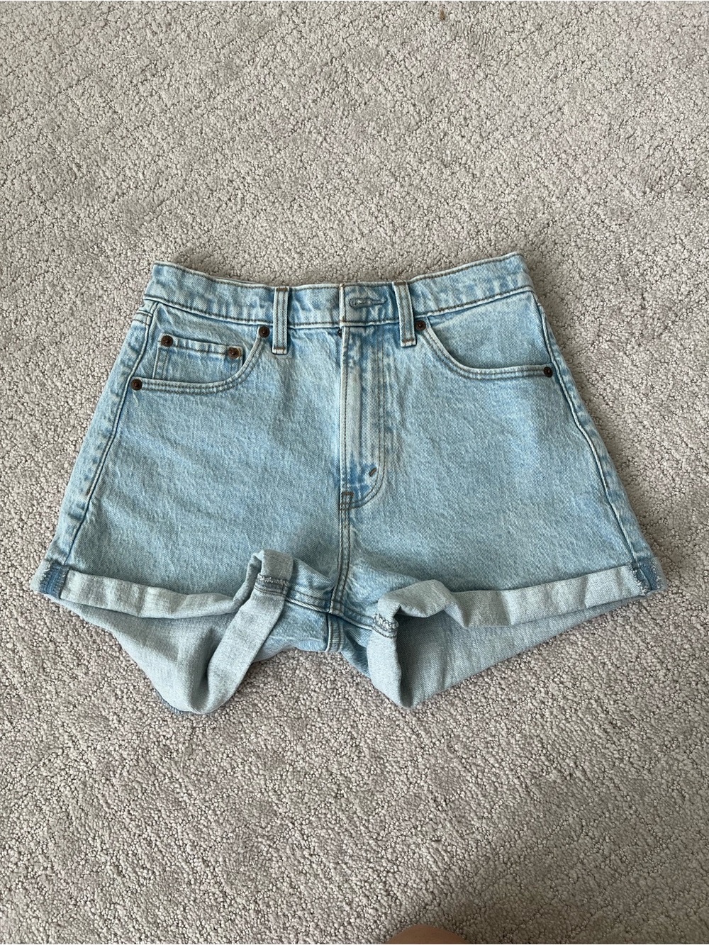 Abercrombie high rise mom short